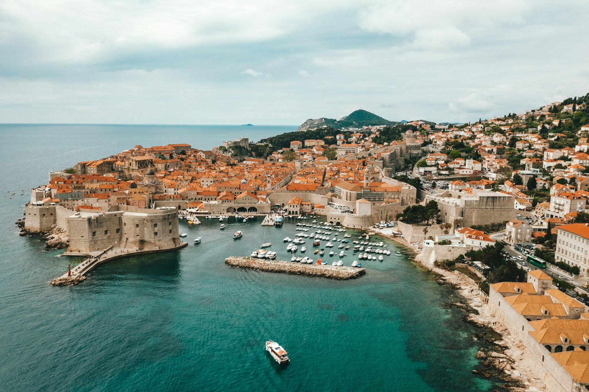 10 raisons pour lesquelles vos vacances d'été en Croatie seront mémorables - background banner